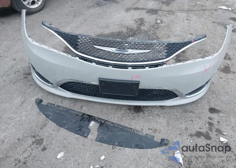 2017 Chrysler Pacifica Touring Plus z USA, uszkodzony, nr VIN 2C4RC1BG5HR771389